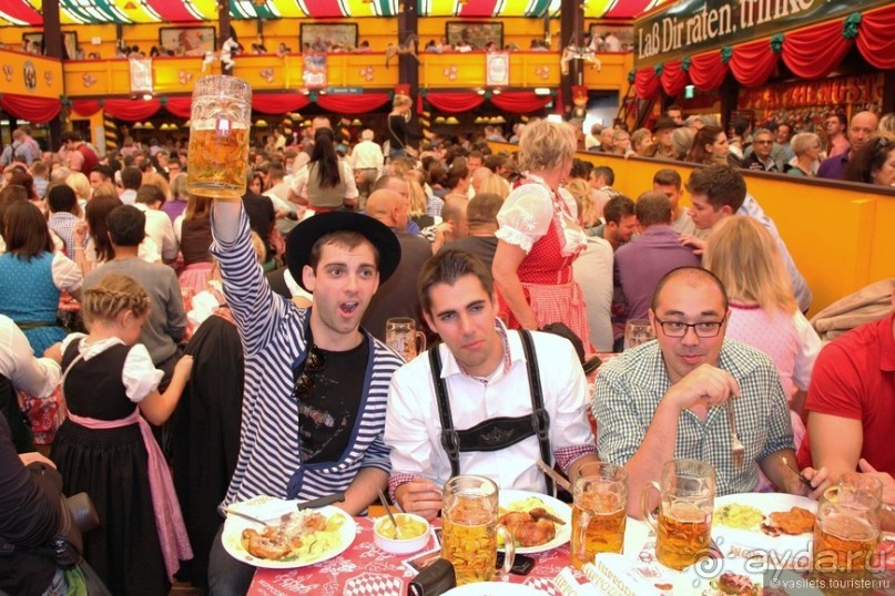 Пиво есть, а драки нет. ОКТОБЕРФЕСТ Пиво есть, а драки нет. ОКТОБЕРФЕСТ