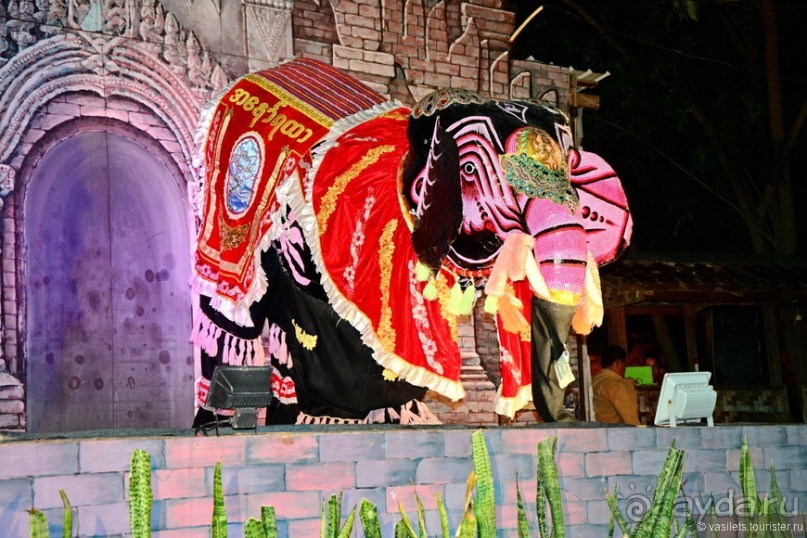 От Багана до Хехо долететь недалеко