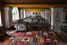 Альбом истории "Чарующие будни персидских городов"