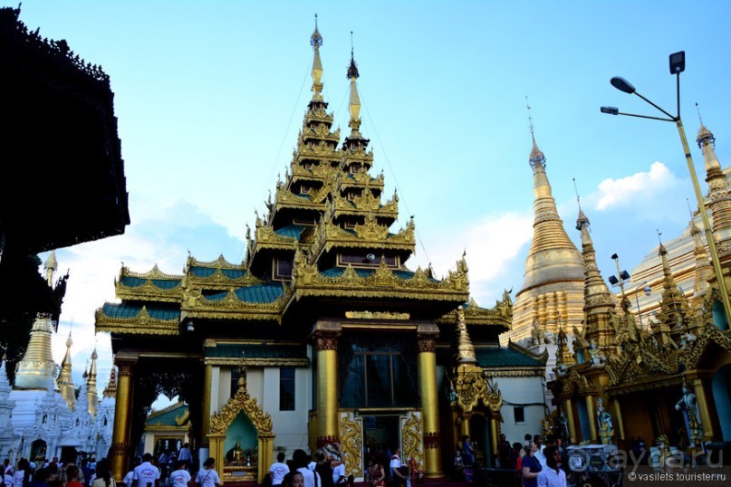 Сияет золотом Янгон