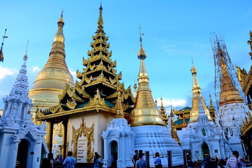 Сияет золотом Янгон