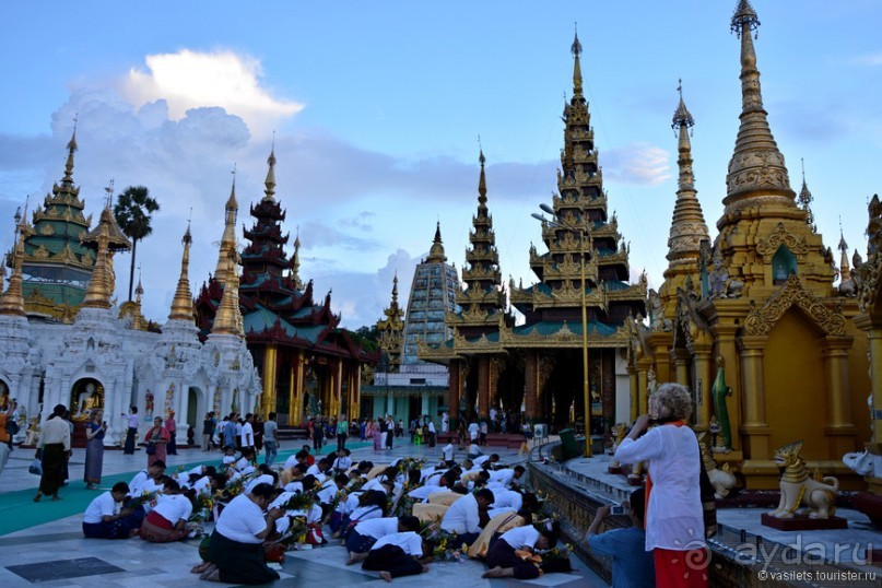 Сияет золотом Янгон