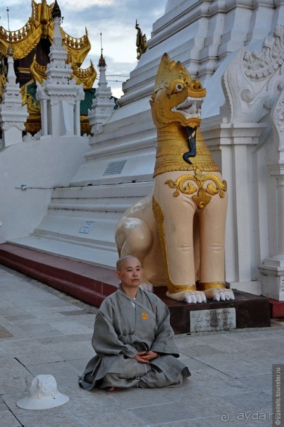 Сияет золотом Янгон