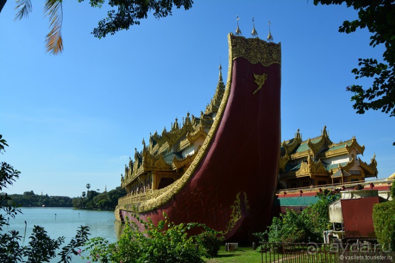 Сияет золотом Янгон