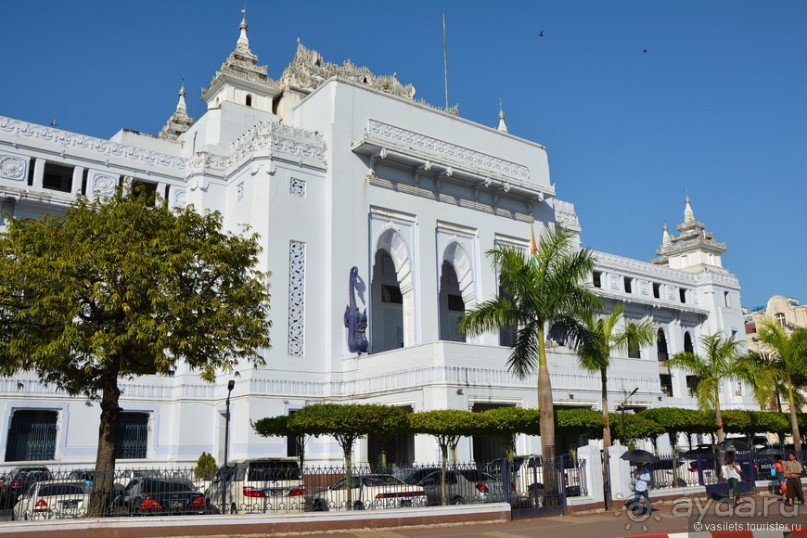 Сияет золотом Янгон