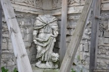 Загадочная церковь и странный недострой