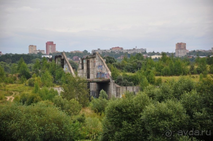Загадочная церковь и странный недострой