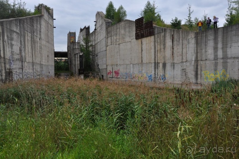 Загадочная церковь и странный недострой