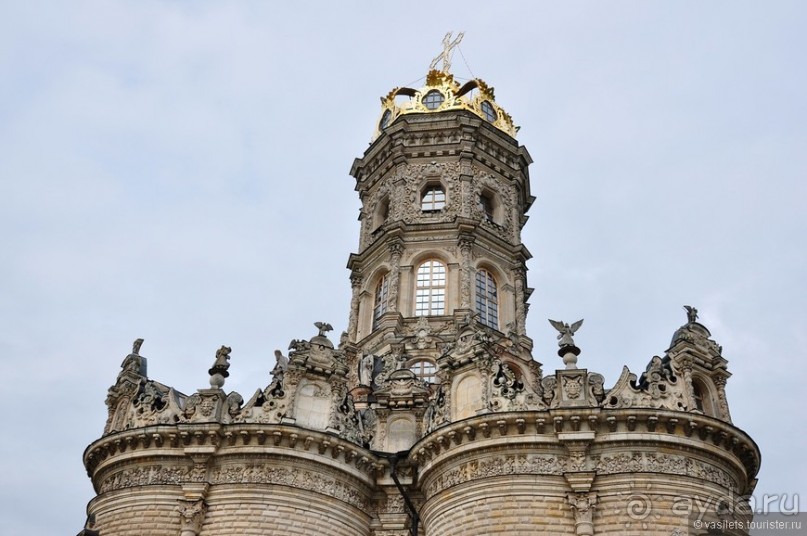 Загадочная церковь и странный недострой