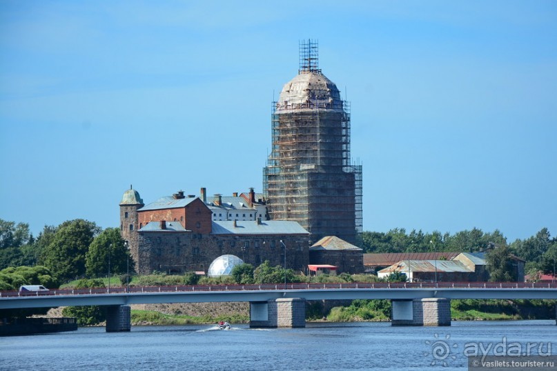 Выборг в «лесах», а Питер в мостах