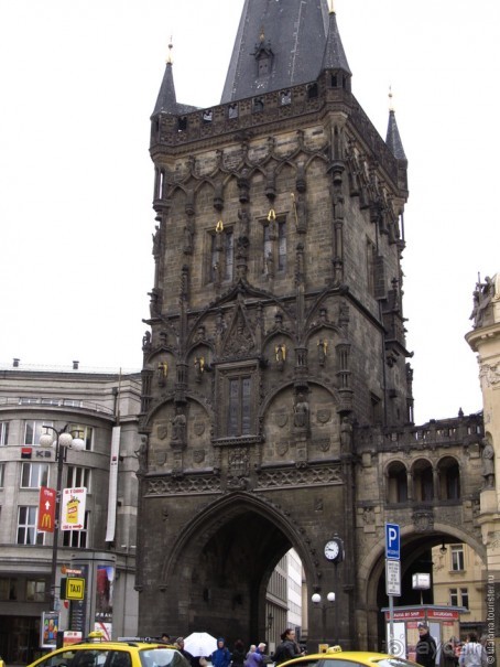 Zlata Praha: желто-красные зарисовки