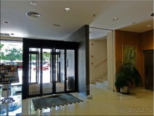 В целом - неплохой отель на одну ночь, но далековато от метро (не фатально)