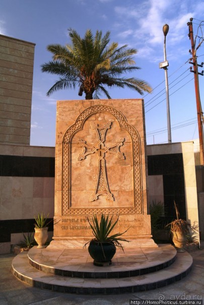 В Багдаде все "спокойно". Такие разные церкви