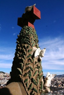 Саграда Фамилия со всех сторон