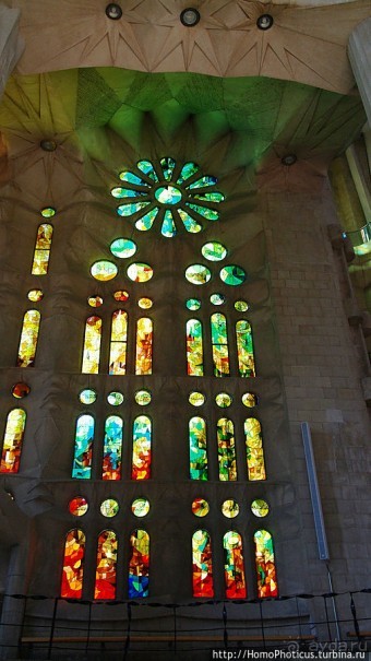 Саграда Фамилия со всех сторон