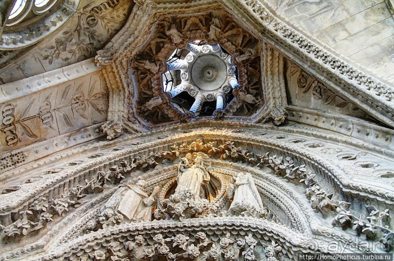 Саграда Фамилия со всех сторон