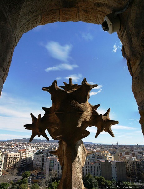 Саграда Фамилия со всех сторон