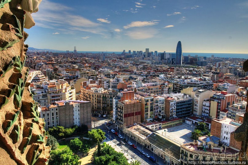 Саграда Фамилия со всех сторон