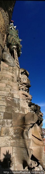 Саграда Фамилия со всех сторон