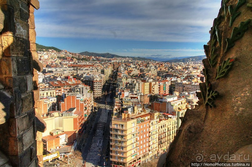 Саграда Фамилия со всех сторон