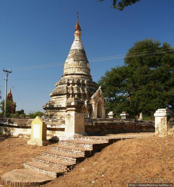 Город пагод и ступ: трехэтажный великан