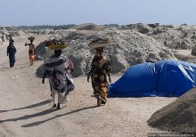 Негры с солью, или вокруг гламурного озера