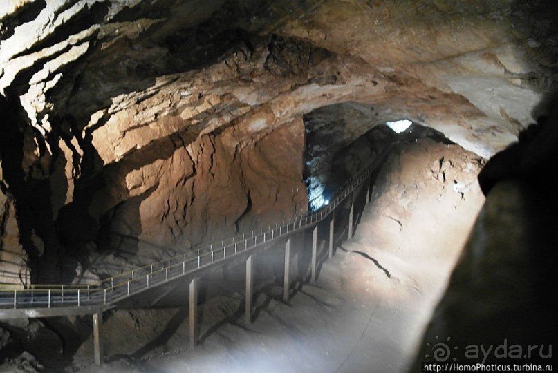 Анакопийская пропасть