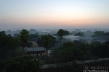 Над Баганом на шаре