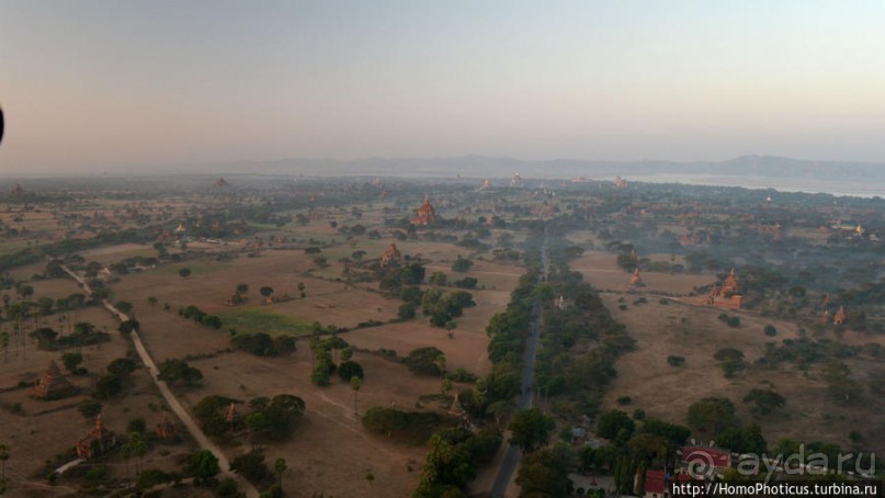 Над Баганом на шаре