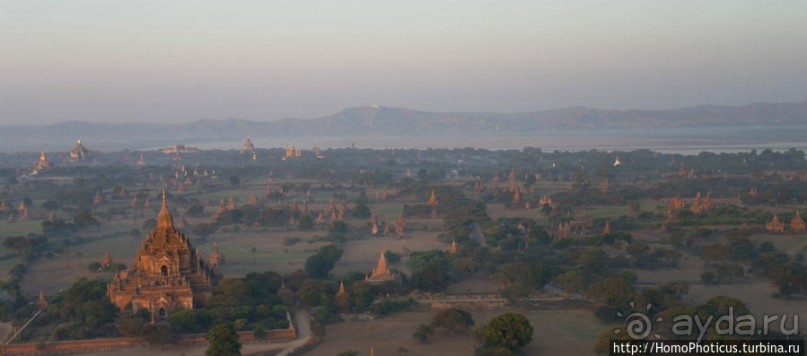 Над Баганом на шаре