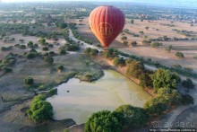 Над Баганом на шаре