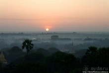 Над Баганом на шаре