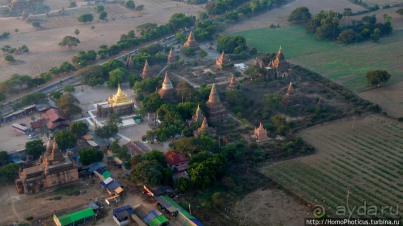 Над Баганом на шаре