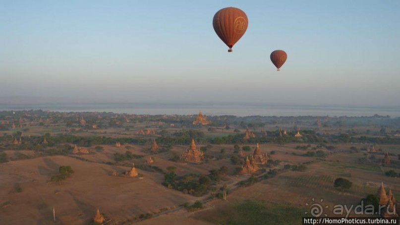 Над Баганом на шаре