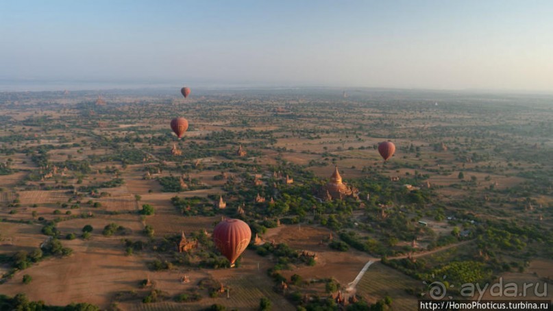 Над Баганом на шаре