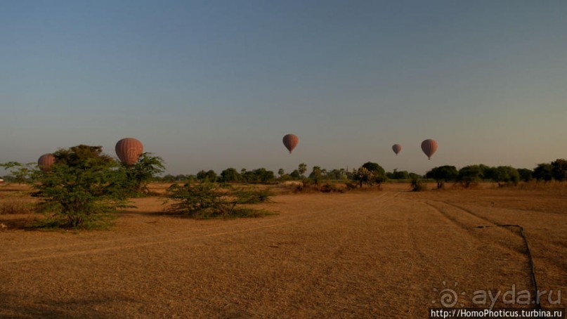 Над Баганом на шаре