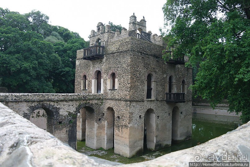 Гондэр: храм Троицы на горе света и бани Крещения