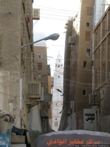 Небоскребы, небоскребы, да из глины кирпичи