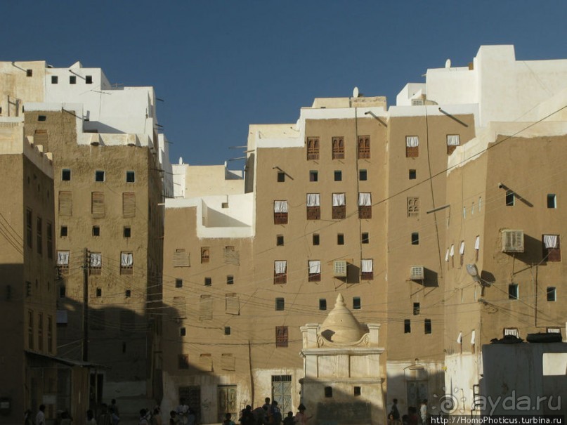 Небоскребы, небоскребы, да из глины кирпичи