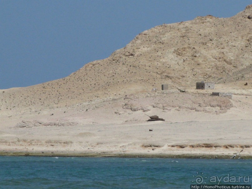 Белые пляжи и советские танки