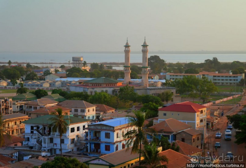 Маленькая столица маленькой страны, или центр поставки рабов