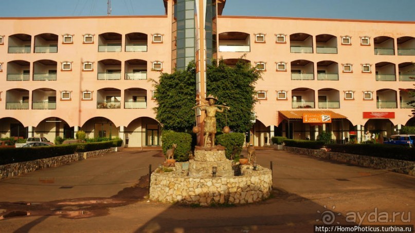 Маленькая столица маленькой страны, или центр поставки рабов