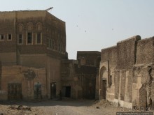 Древние мечети и подарочные цыплята