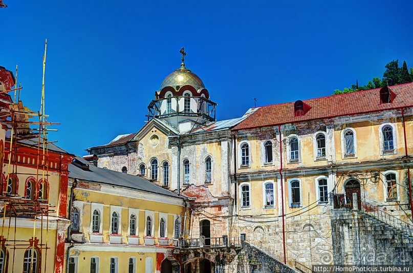 У подножия Афонской горы