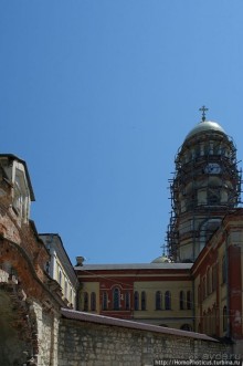 У подножия Афонской горы