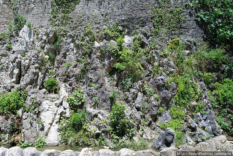 У подножия Афонской горы