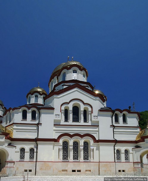 У подножия Афонской горы