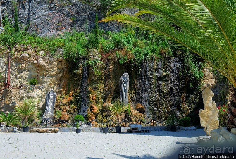 У подножия Афонской горы