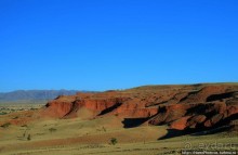 Сердце Намиба: закат южного солнца и восход полной луны