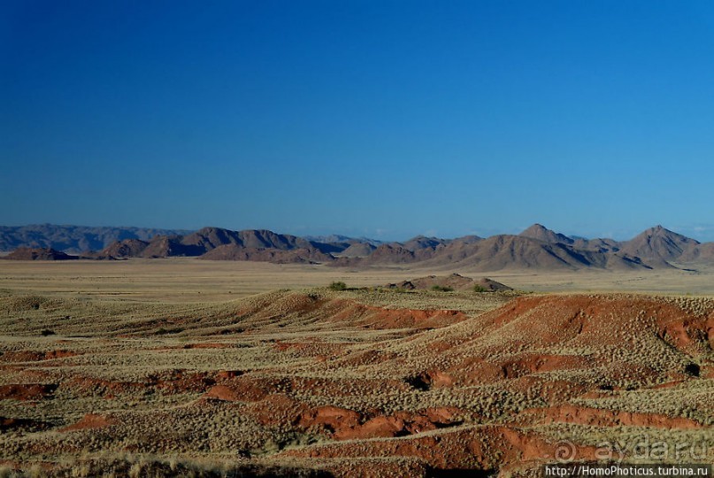 Сердце Намиба: закат южного солнца и восход полной луны